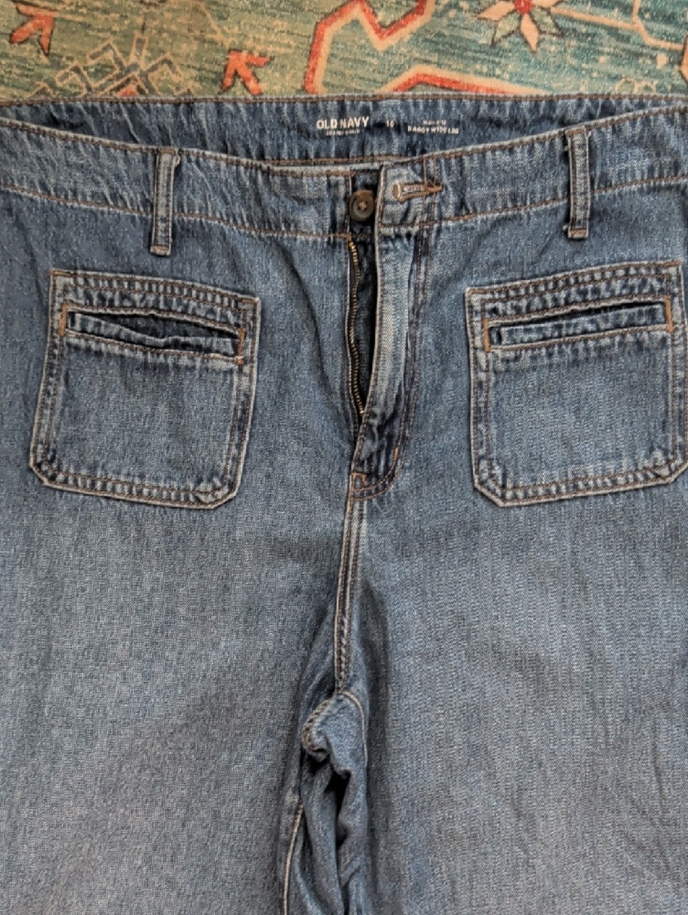 Old Navy High-Rise Baggy Wide-Leg Jeans in Medium Blue Wash - Picture 3 of 4
